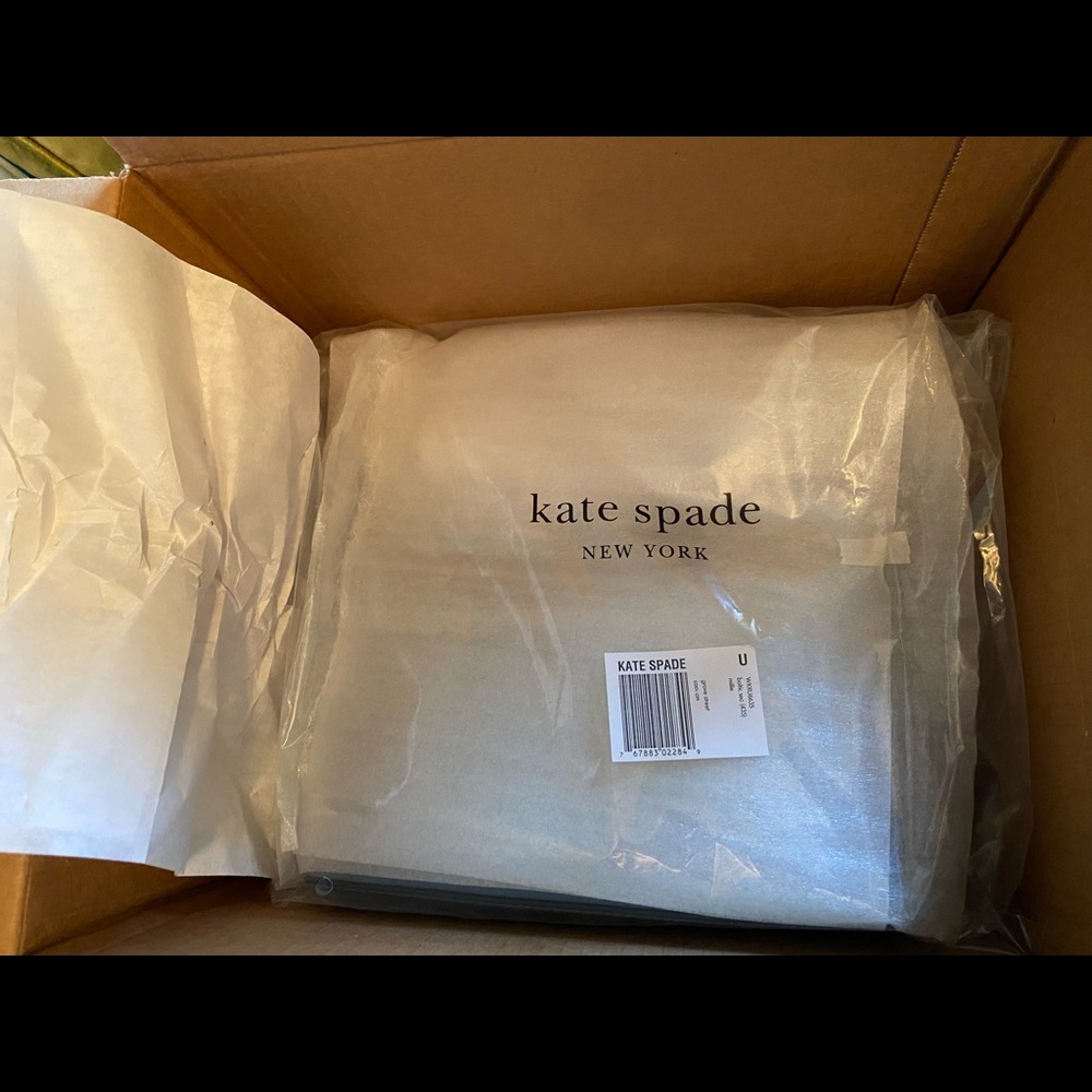 Authentic Kate Spade.New - Picture 7 of 8